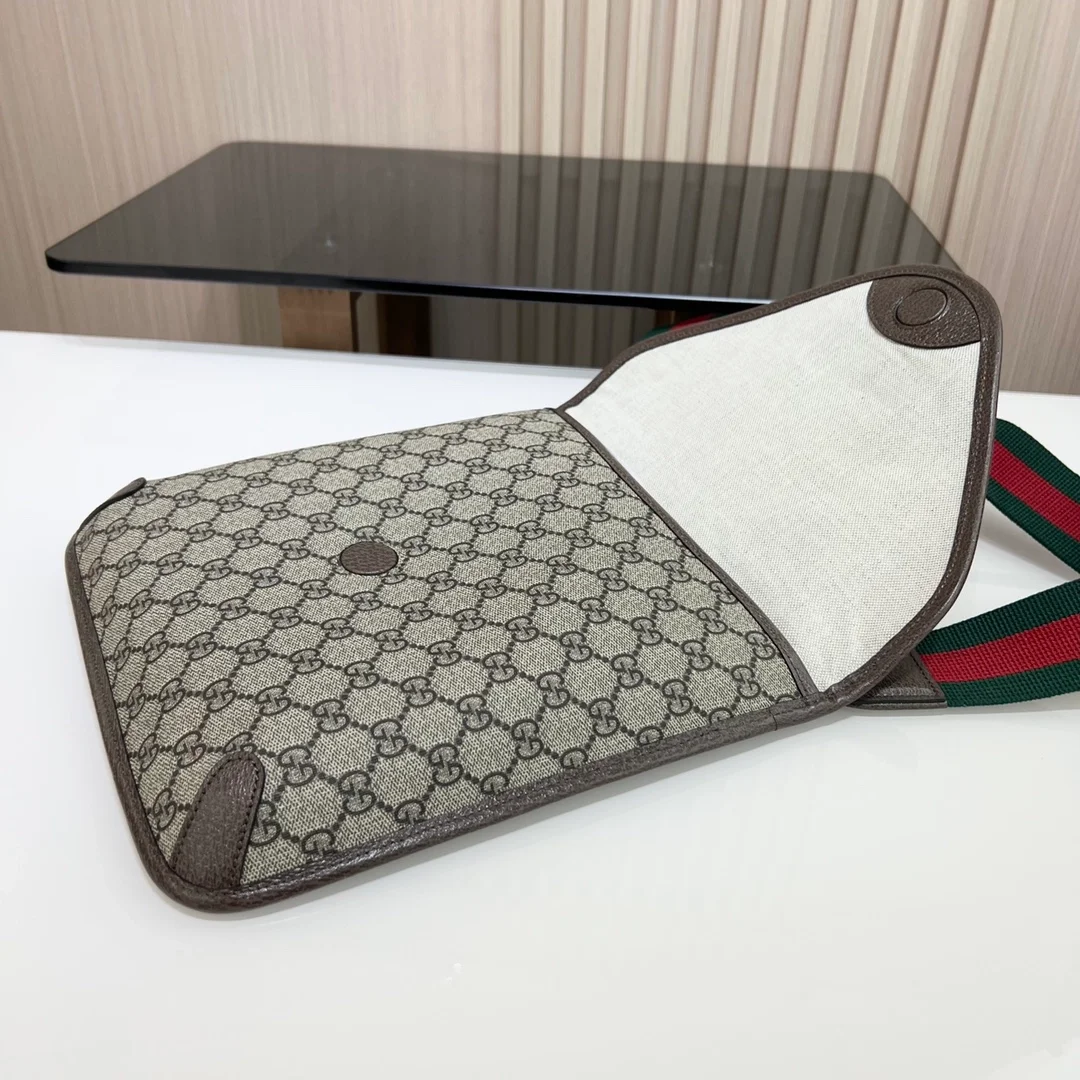 구찌 인터로킹 GG 로고 빈티지 숄더백