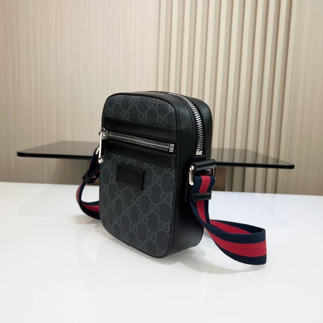 구찌 GG 슈프림 웹 메신저백 스몰