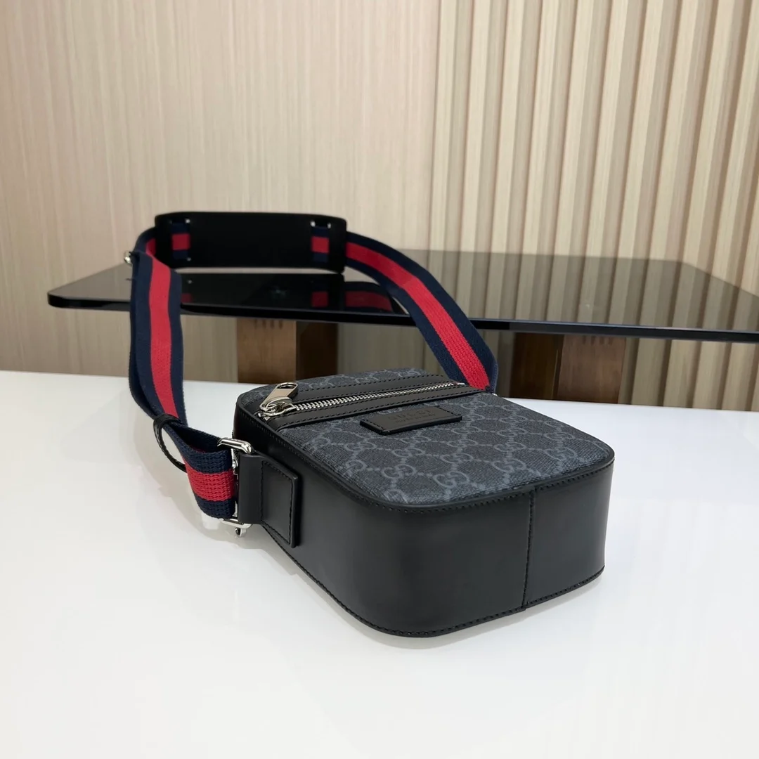 구찌 GG 슈프림 웹 메신저백 스몰