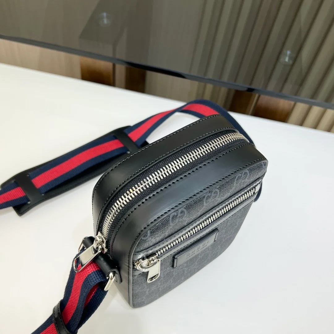 구찌 GG 슈프림 웹 메신저백 스몰