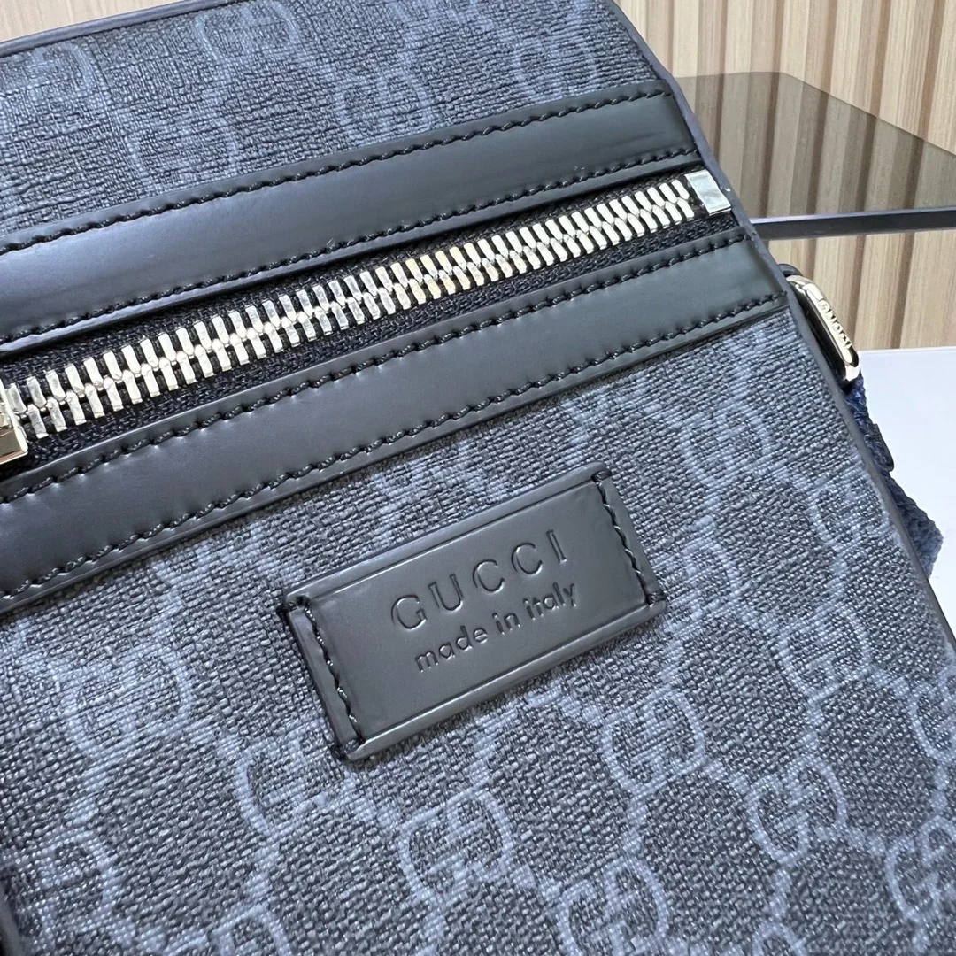 구찌 GG 슈프림 웹 메신저백 스몰