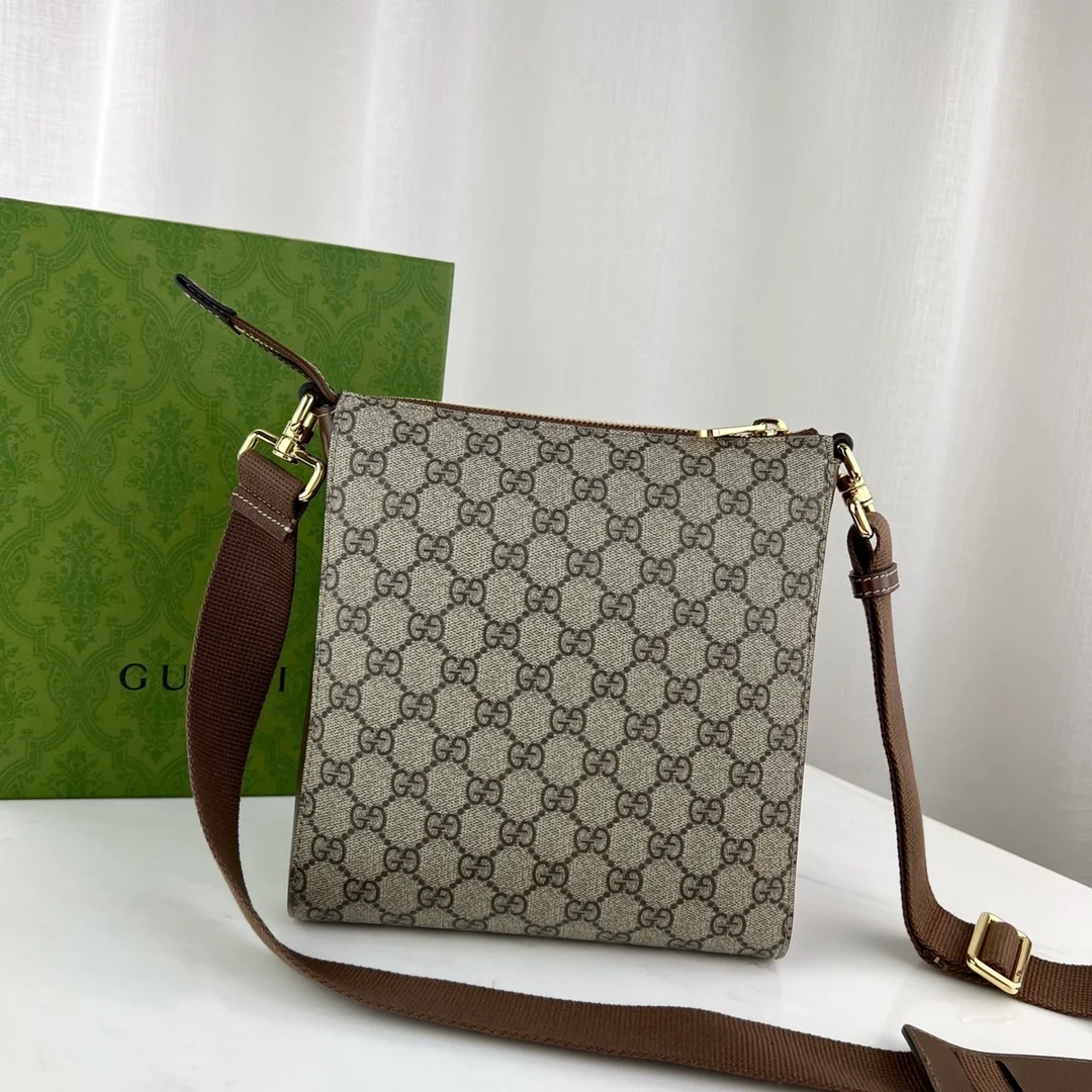 구찌 GG 슈프림 메신저백