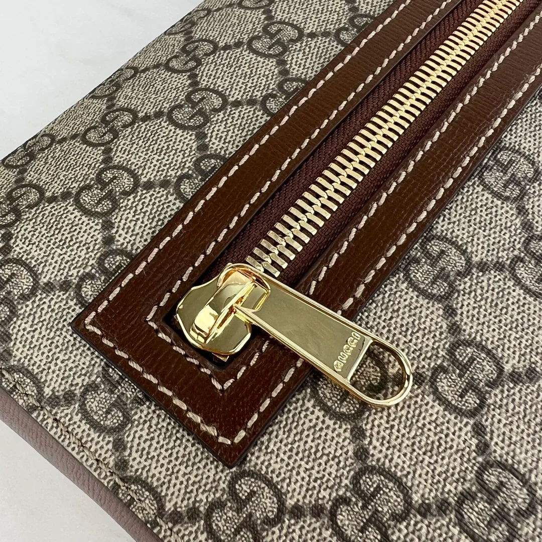 구찌 GG 슈프림 메신저백