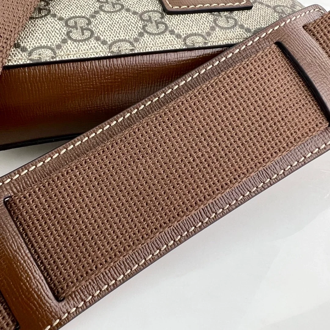 구찌 GG 슈프림 메신저백