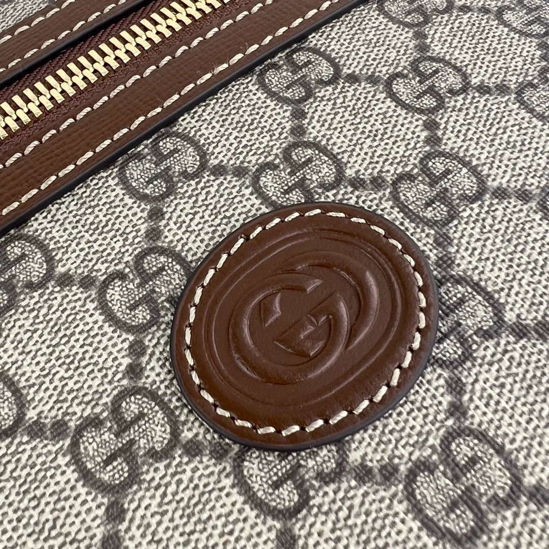 구찌 GG 슈프림 메신저백