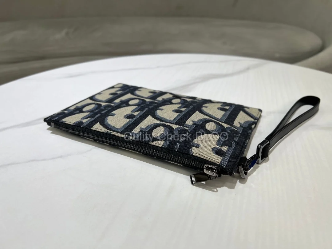 디올 맥시 A5 파우치 베이지