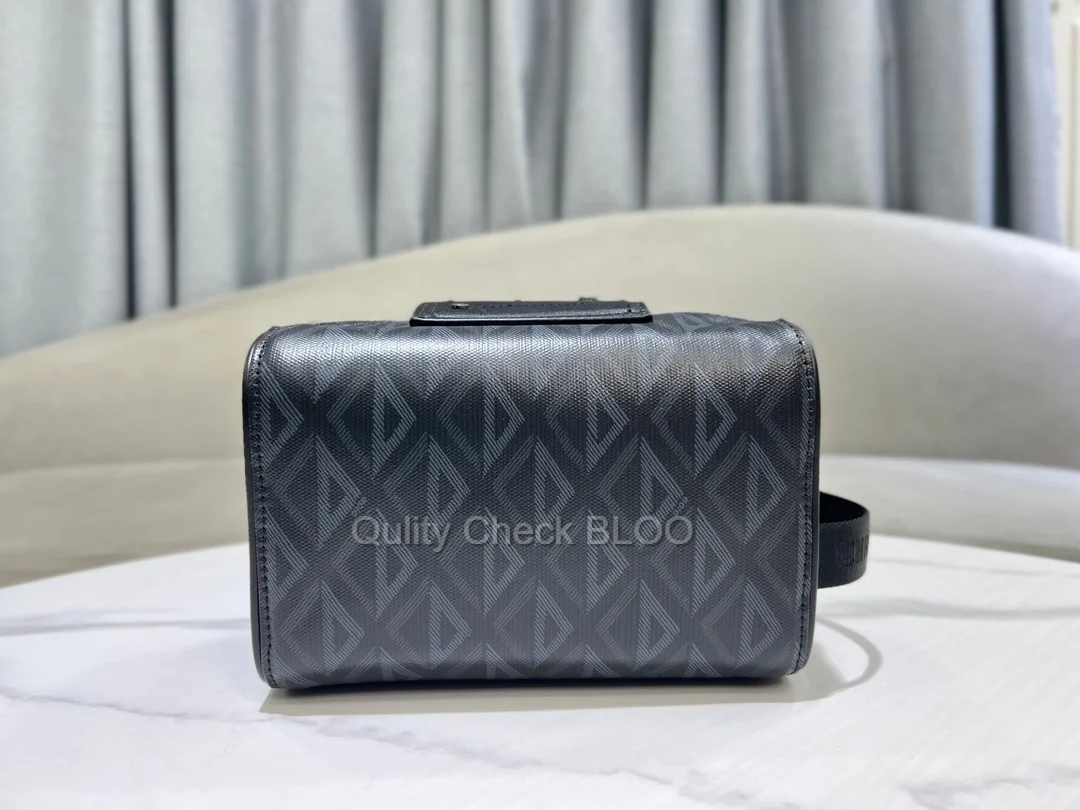 디올 다이아몬드 Lingot 토일레트리 케이스 블랙