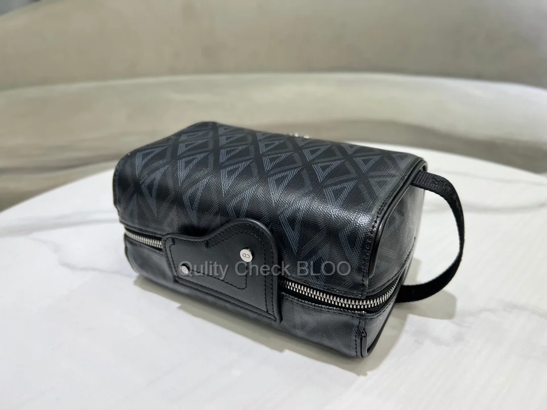디올 다이아몬드 Lingot 토일레트리 케이스 블랙