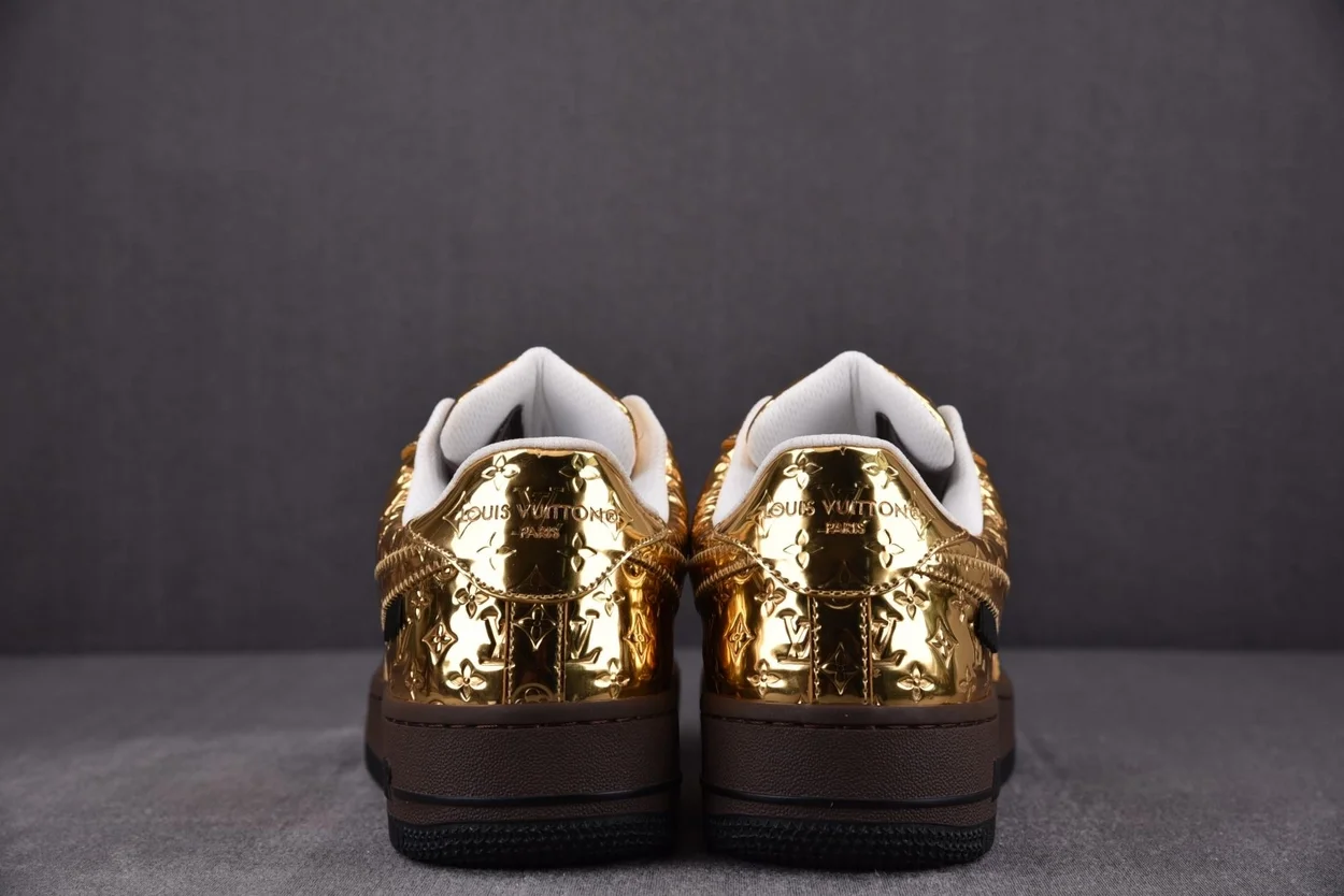 루이비통 x 나이키 에어포스1 버질아블로 멧 골드