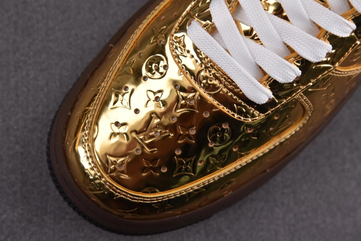 루이비통 x 나이키 에어포스1 버질아블로 멧 골드