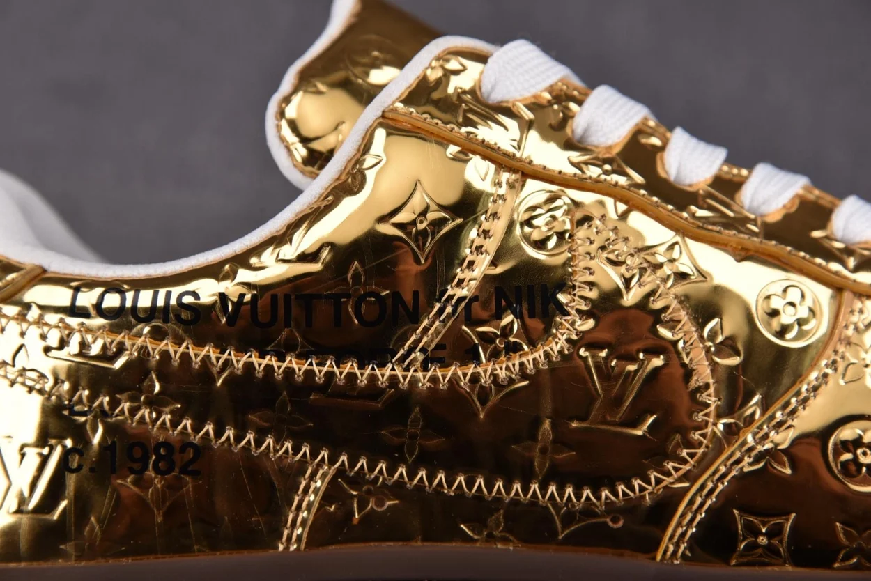 루이비통 x 나이키 에어포스1 버질아블로 멧 골드