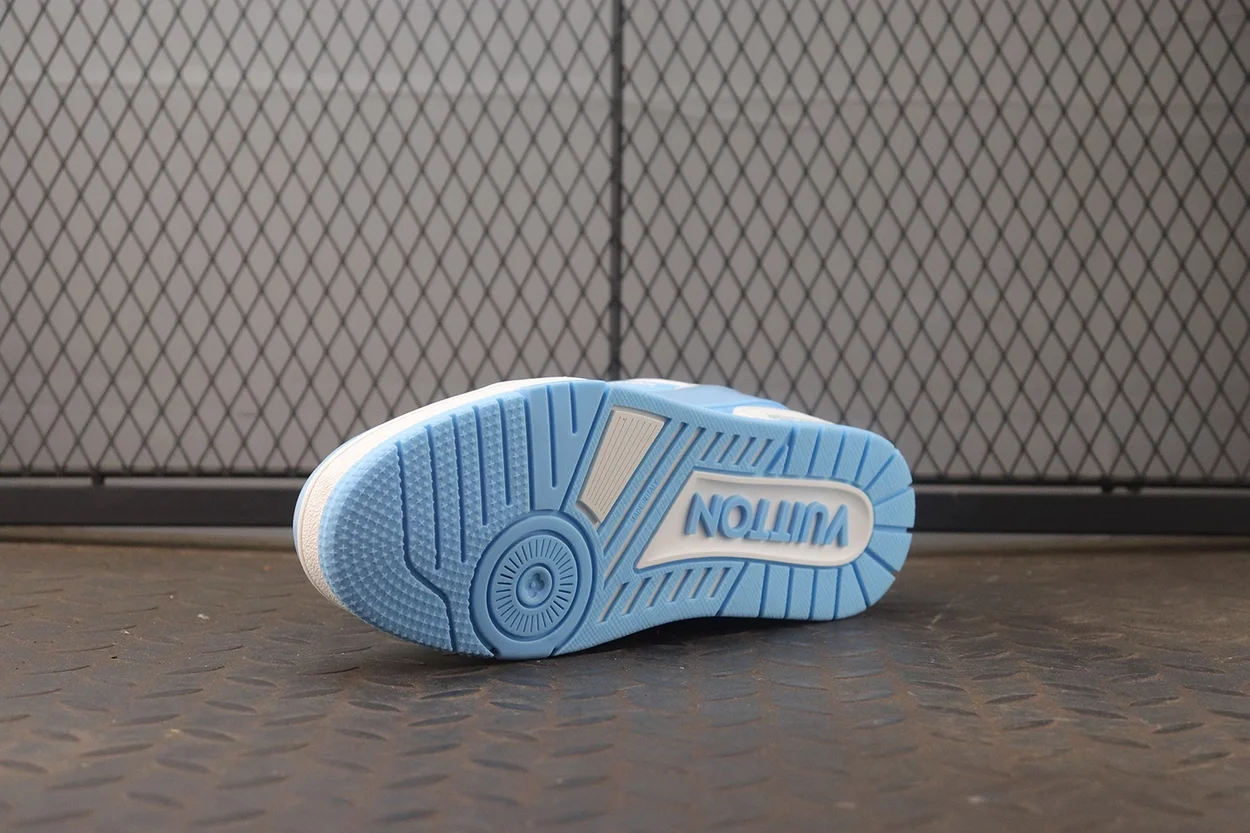 루이비통 LV 트레이너 스니커즈 블루 시엘