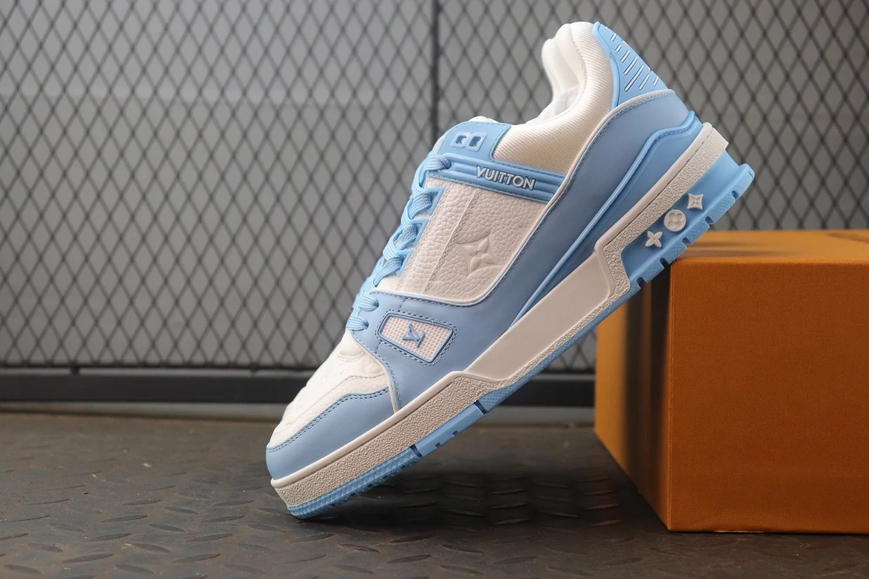 루이비통 LV 트레이너 스니커즈 블루 시엘