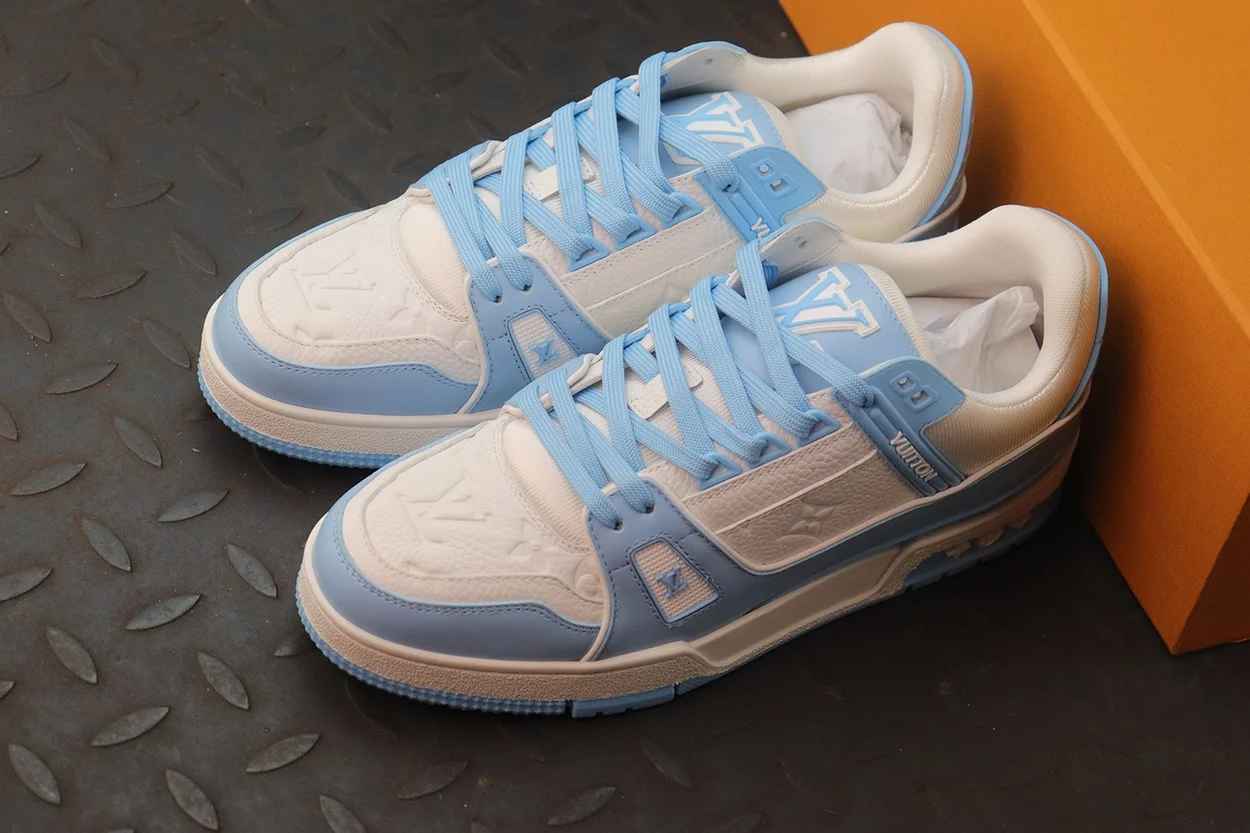 루이비통 LV 트레이너 스니커즈 블루 시엘
