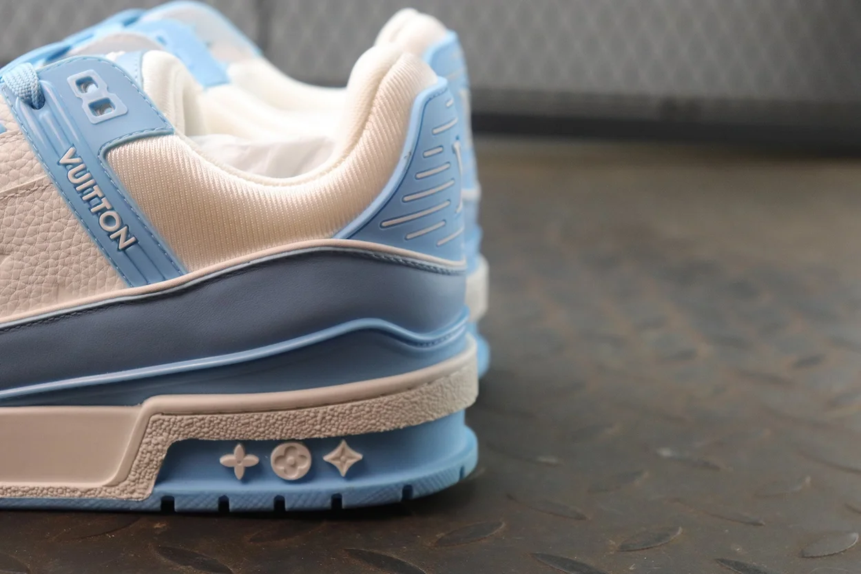 루이비통 LV 트레이너 스니커즈 블루 시엘