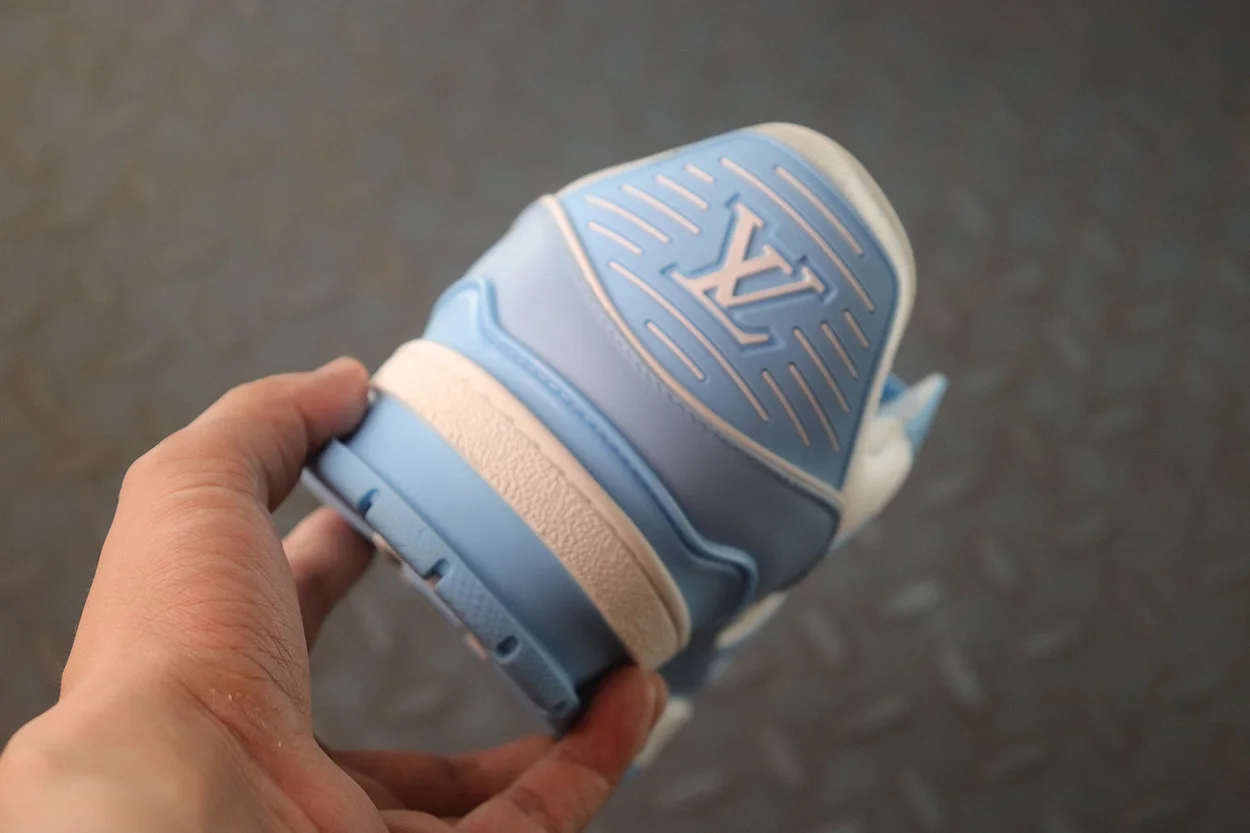 루이비통 LV 트레이너 스니커즈 블루 시엘