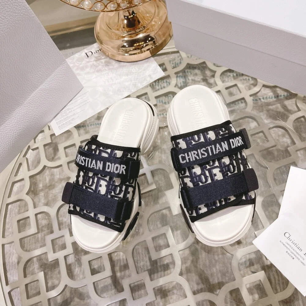 디올 D-WANDER 딥 블루 오블리크 테크니컬 패브릭 샌들