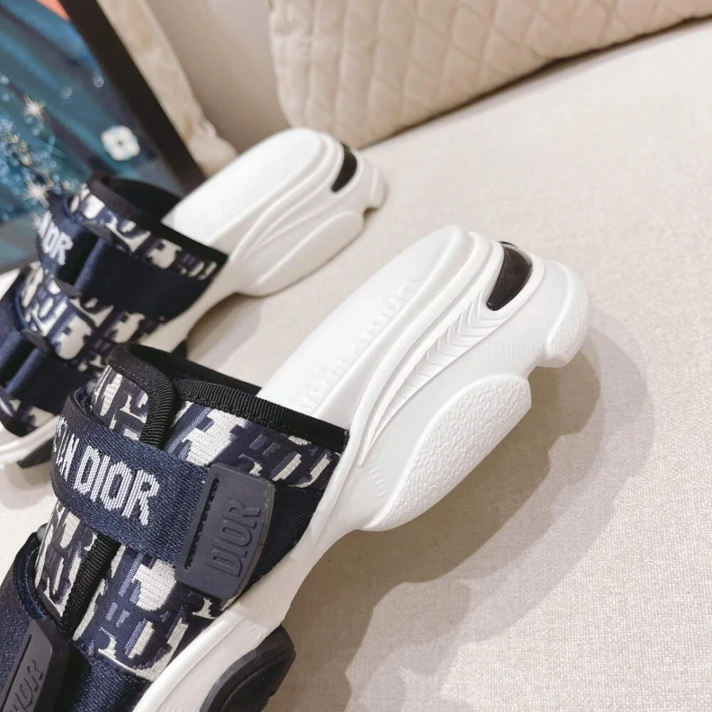 디올 D-WANDER 딥 블루 오블리크 테크니컬 패브릭 샌들