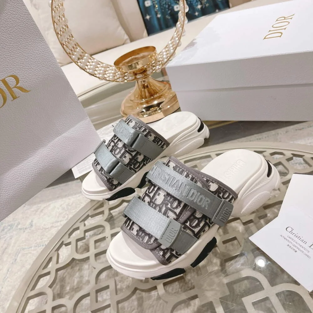 디올 D 완더 뮬 그레이