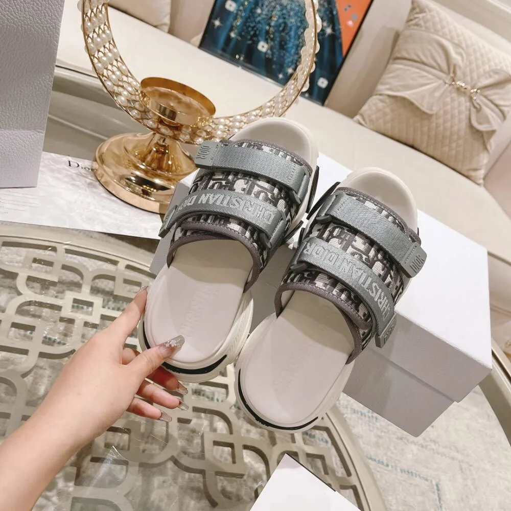 디올 D 완더 뮬 그레이