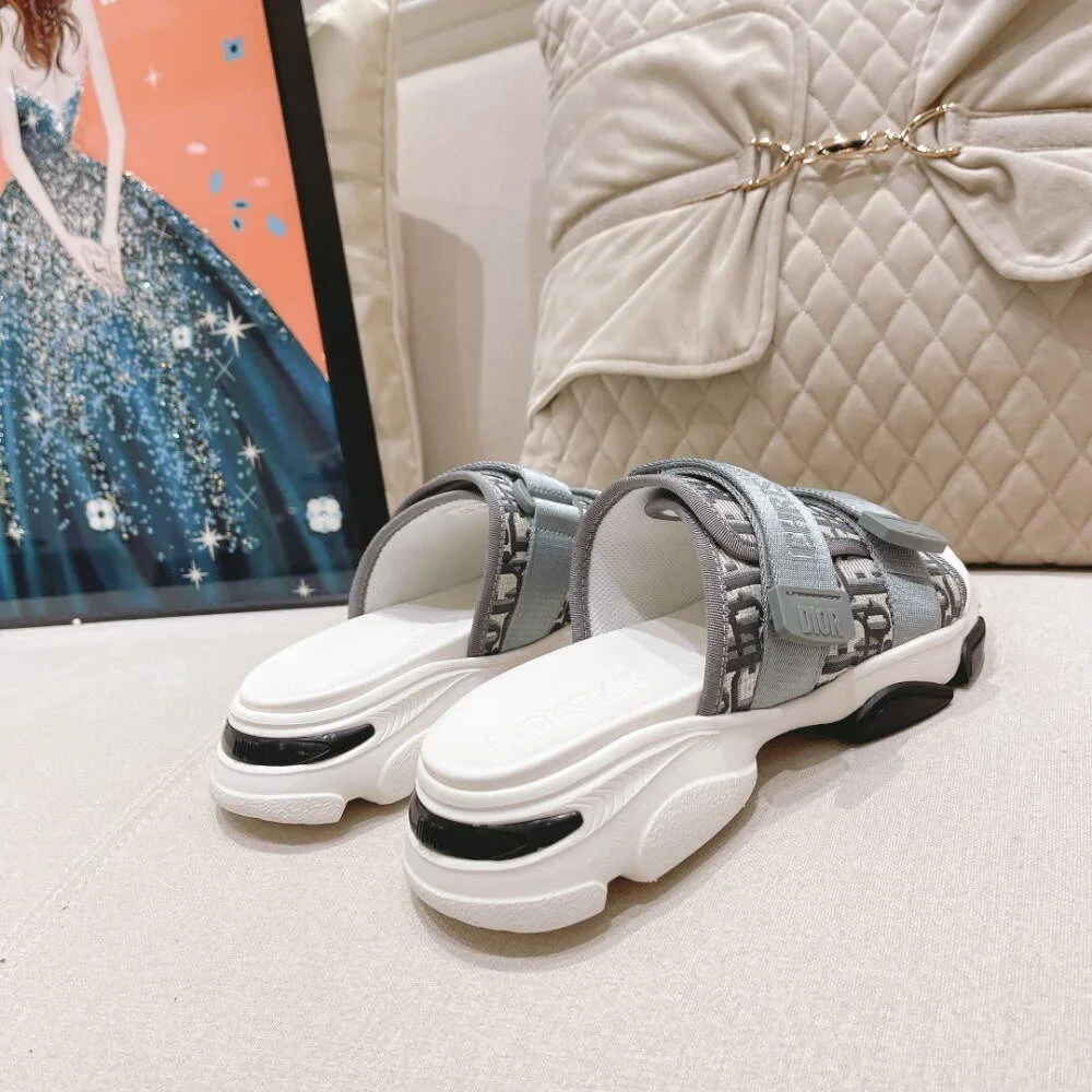 디올 D 완더 뮬 그레이