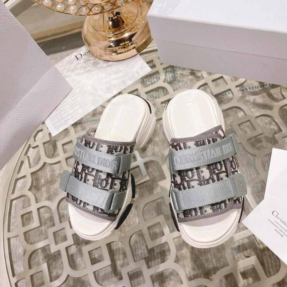 디올 D 완더 뮬 그레이