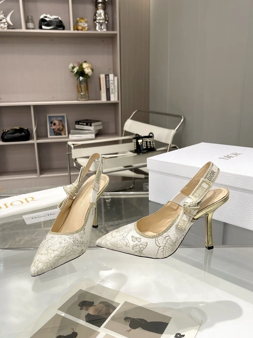 디올 자디올 슬링팩 펌프 화이트 하이힐