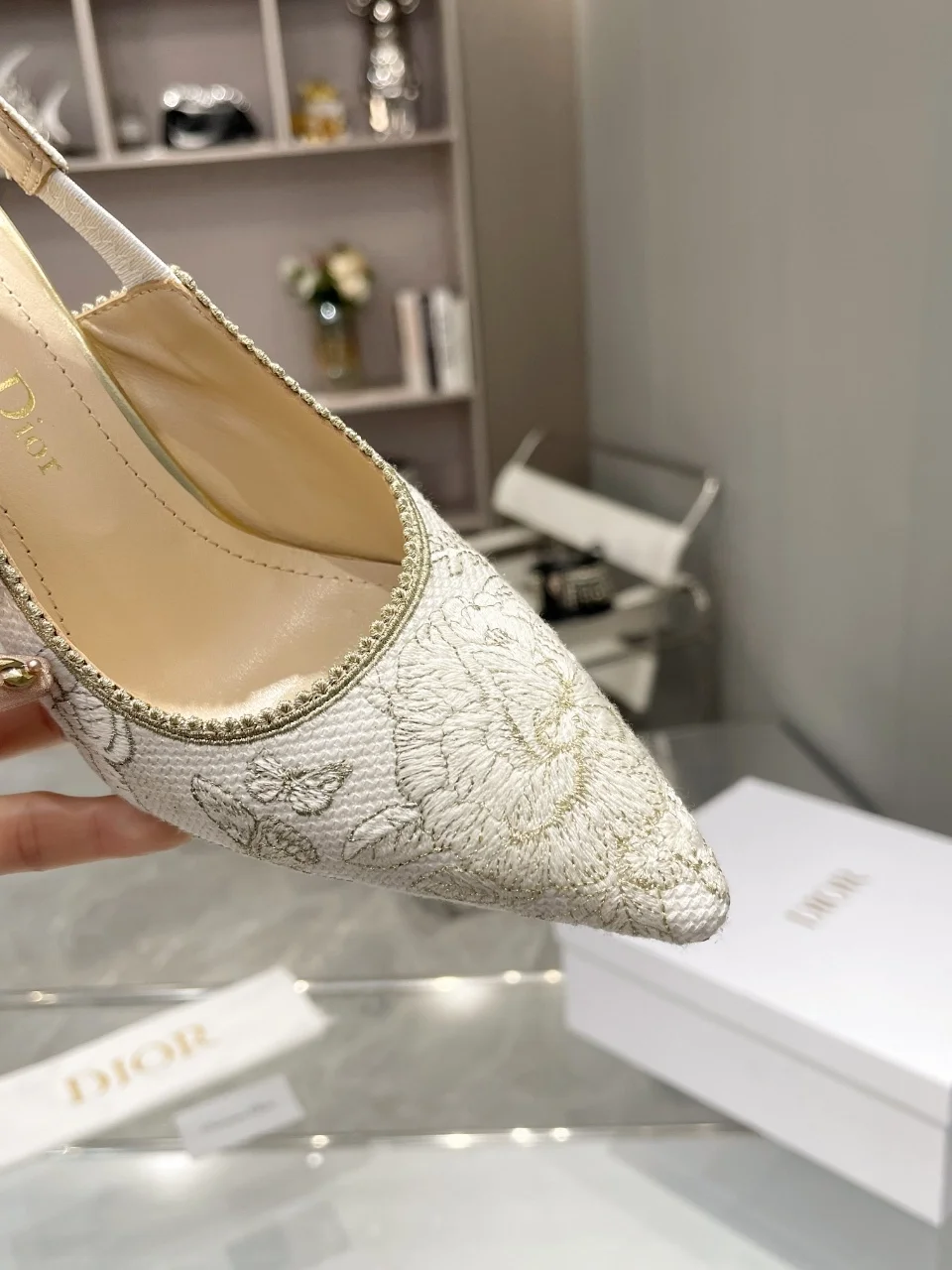 디올 자디올 슬링팩 펌프 화이트 하이힐