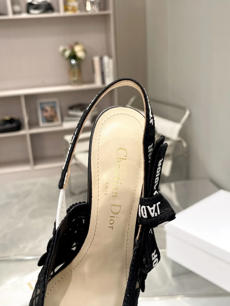 디올 자디올 레이스 슬링백 블랙 메쉬 미드힐