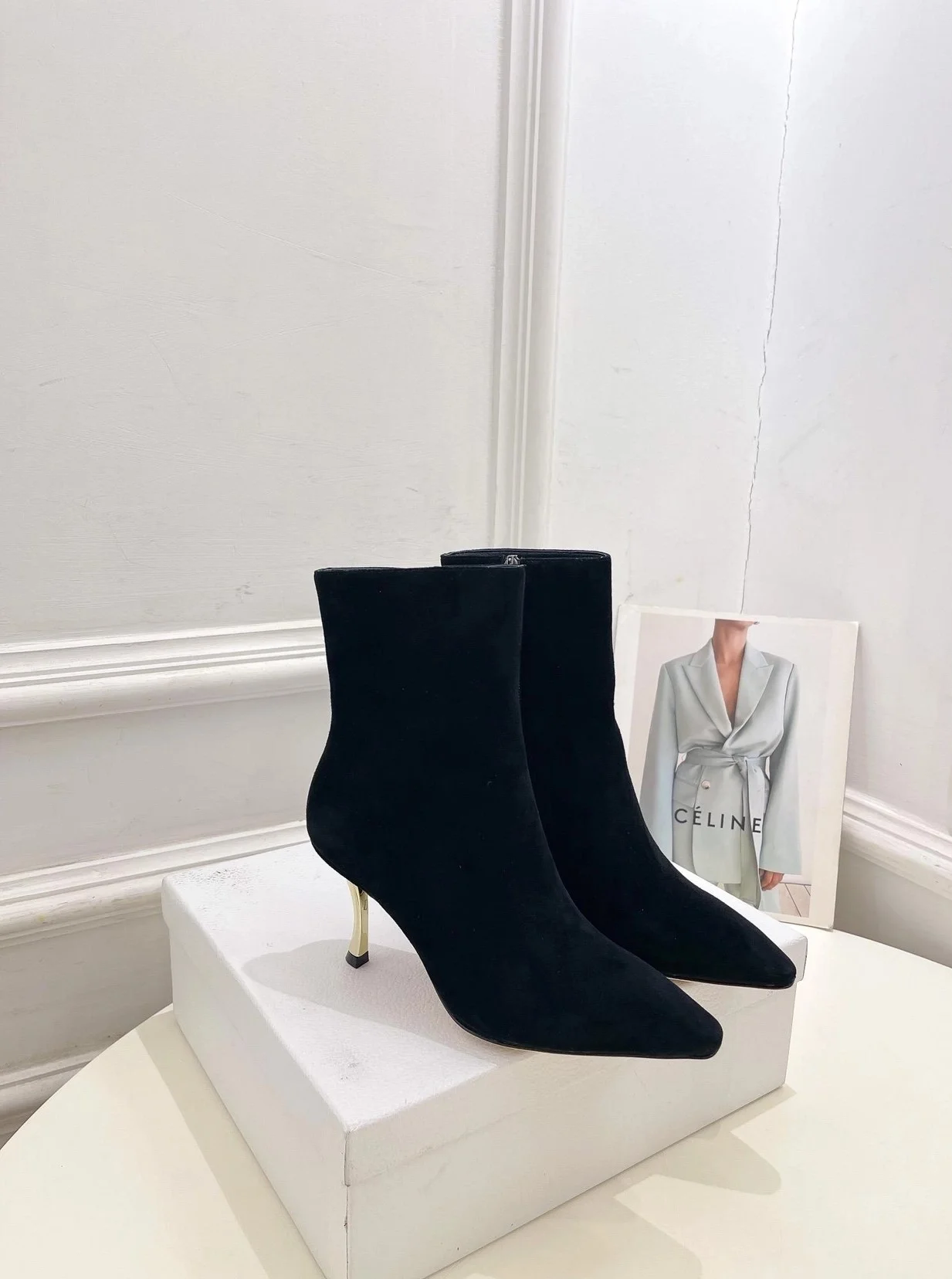 디올 D-Fame 스웨이드 앵클 부츠 블랙