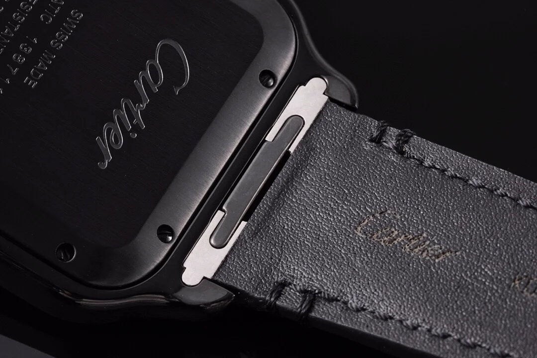 까르띠에 산토스 40mm 라지 블랙스트랩