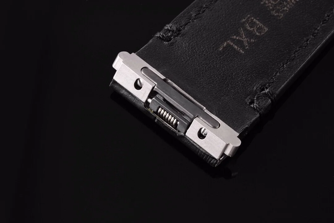 까르띠에 산토스 40mm 라지 블랙스트랩