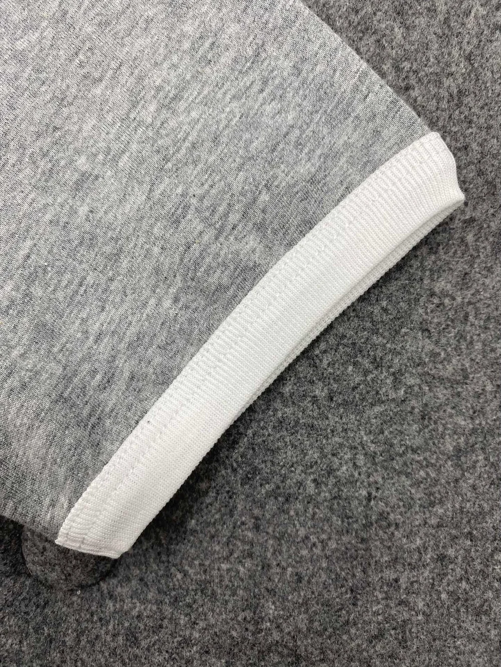 셀린느 70'S 트리옹프 코튼 저지 티셔츠 그레이