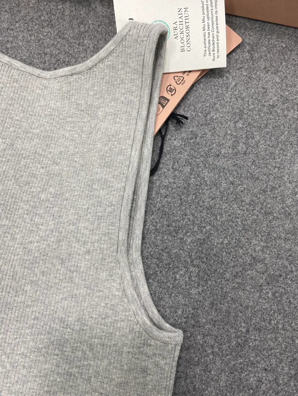 미우미우 코튼 니트 탱크 탑