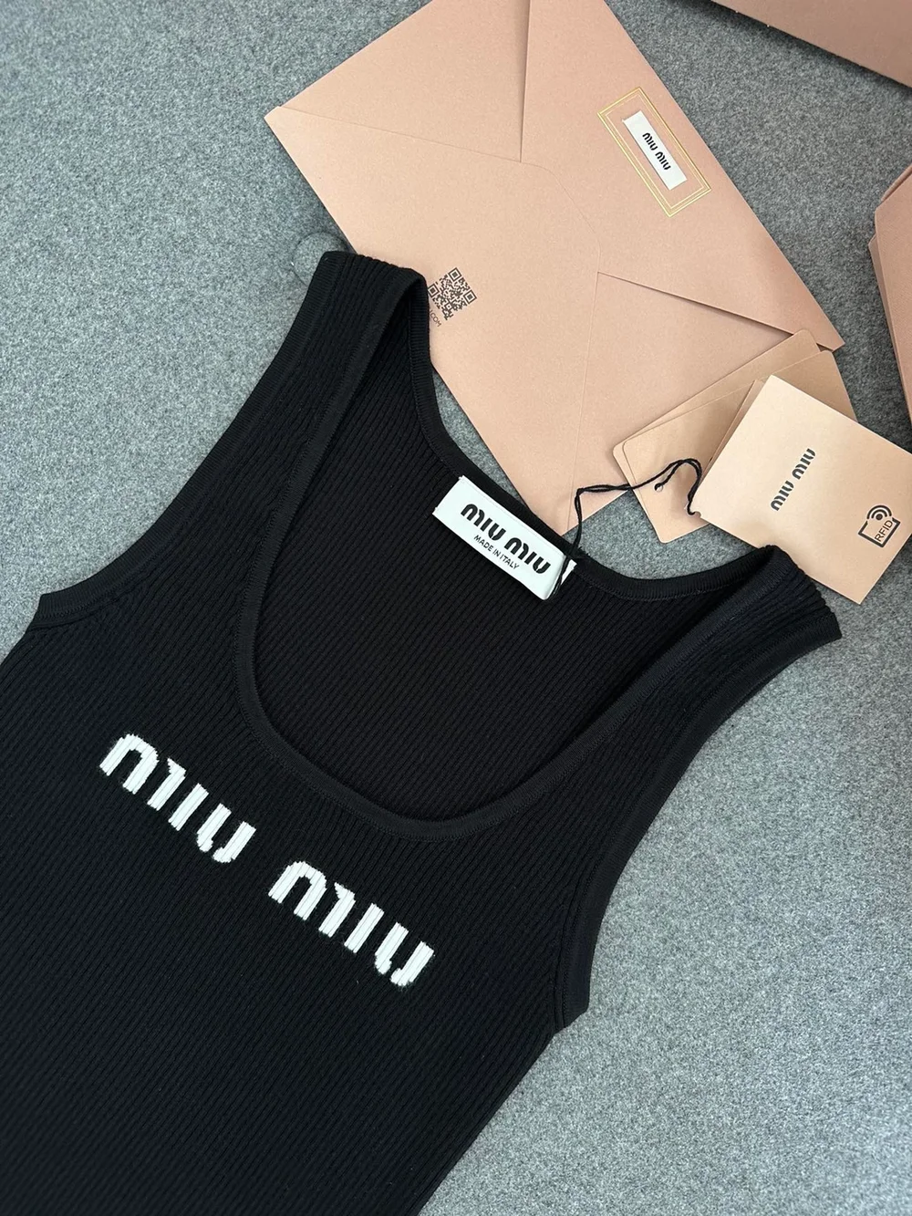 미우미우 니트 탱크 톱