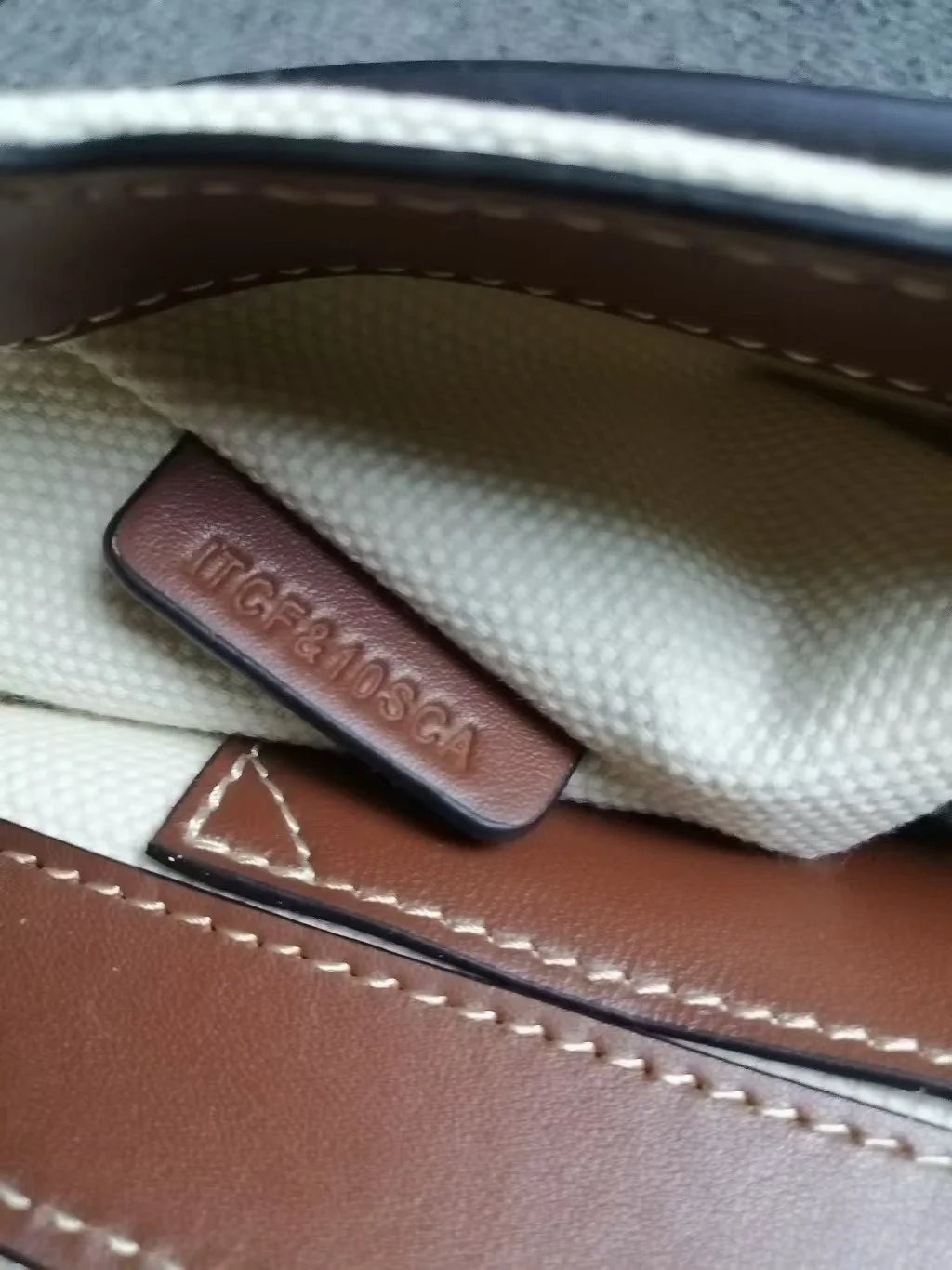 버버리 호스페리 프린트 캔버스백