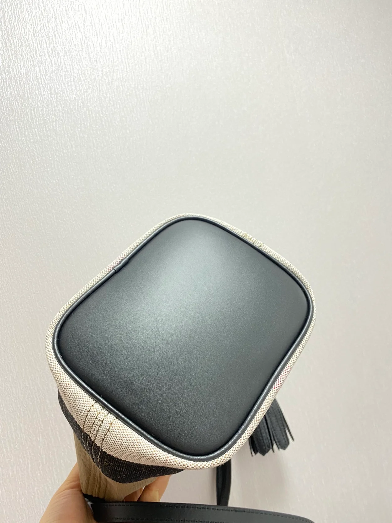 버버리 스몰 캔버스 애쉬비 호보백