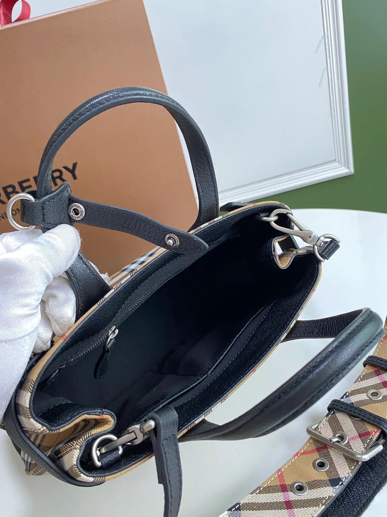 버버리 빈티지 체크 가죽 배너 스몰