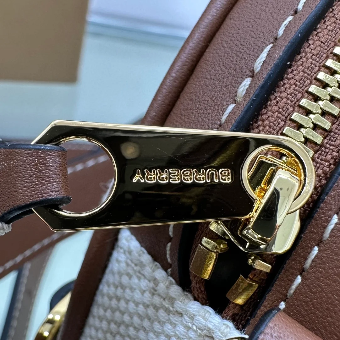 버버리 루이스백 내츄럴 탄