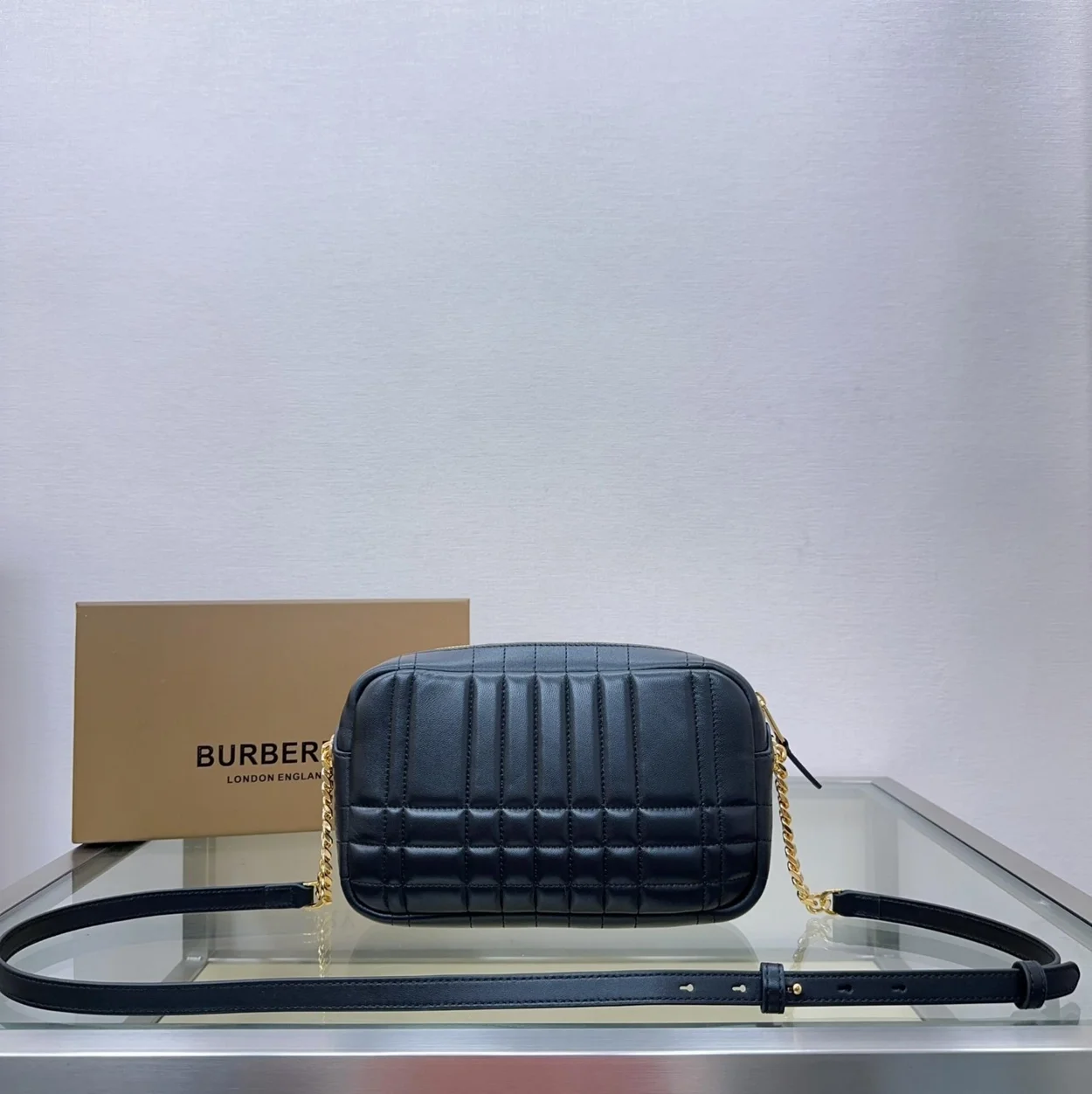 버버리 롤라 카메라 백 블랙