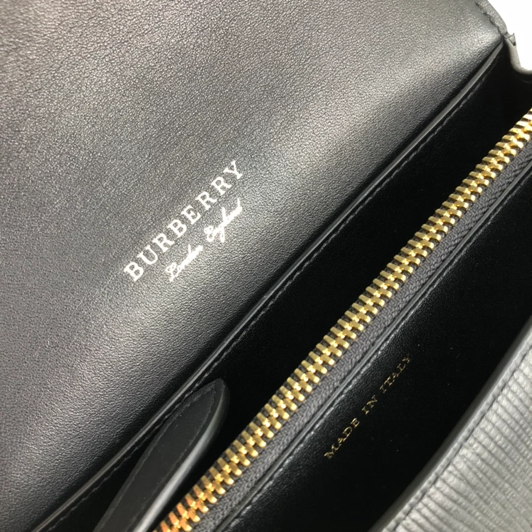 버버리 블랙하우스 체크 스몰 버클백