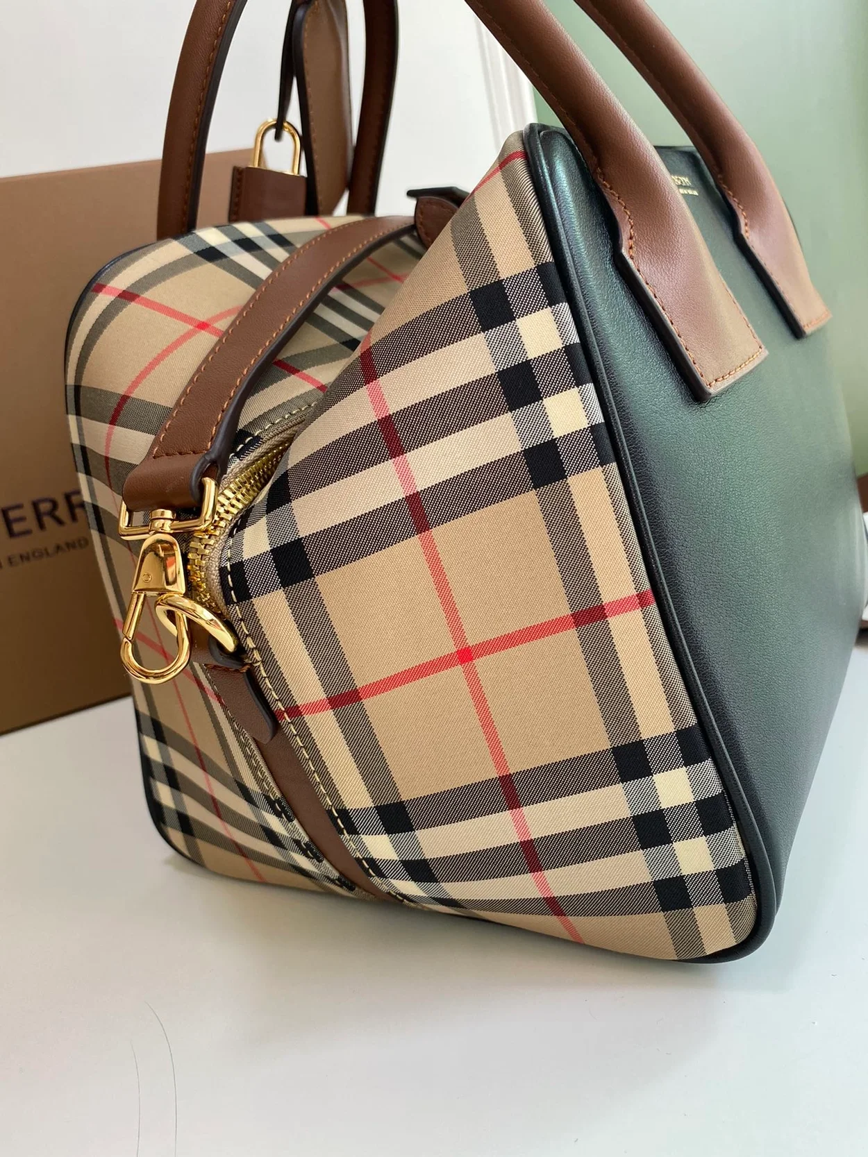 버버리 스몰 레더 체크 큐브백