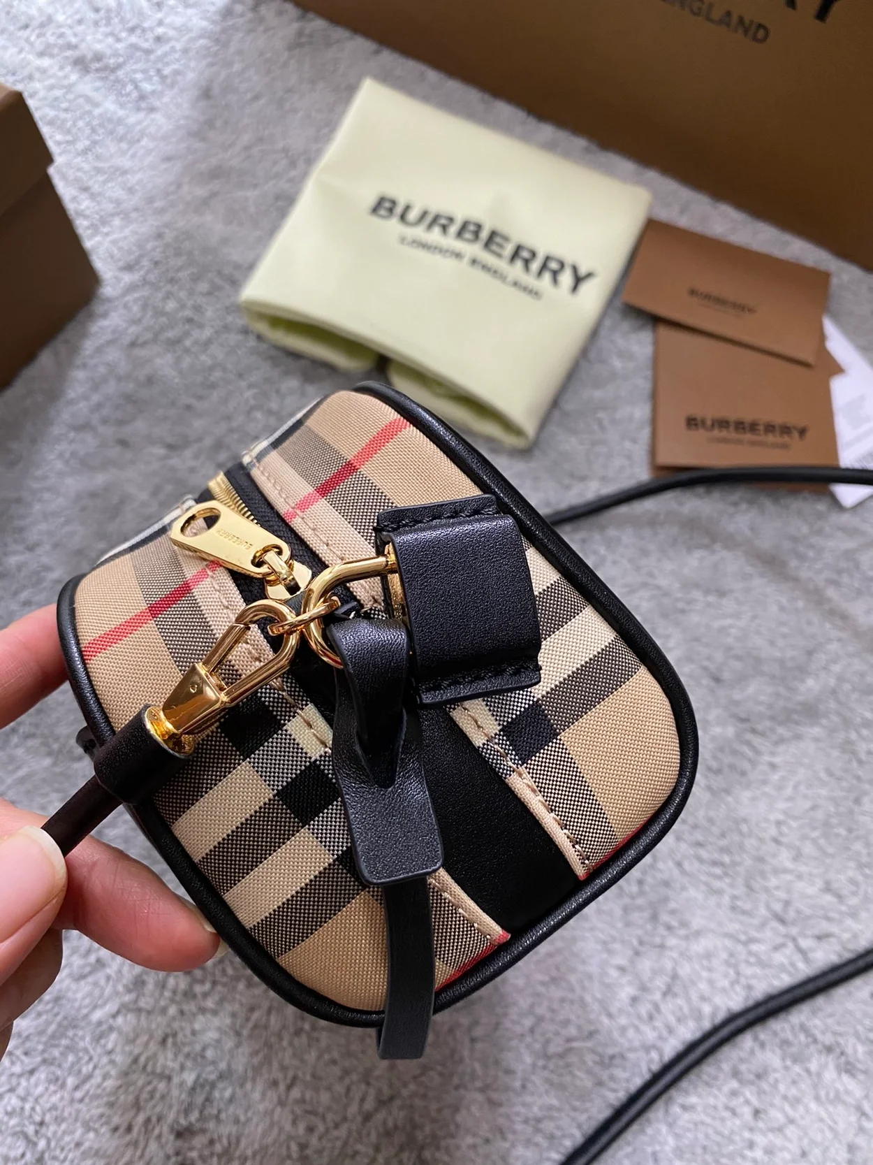 버버리 빈티지 체크 큐브 크로스백