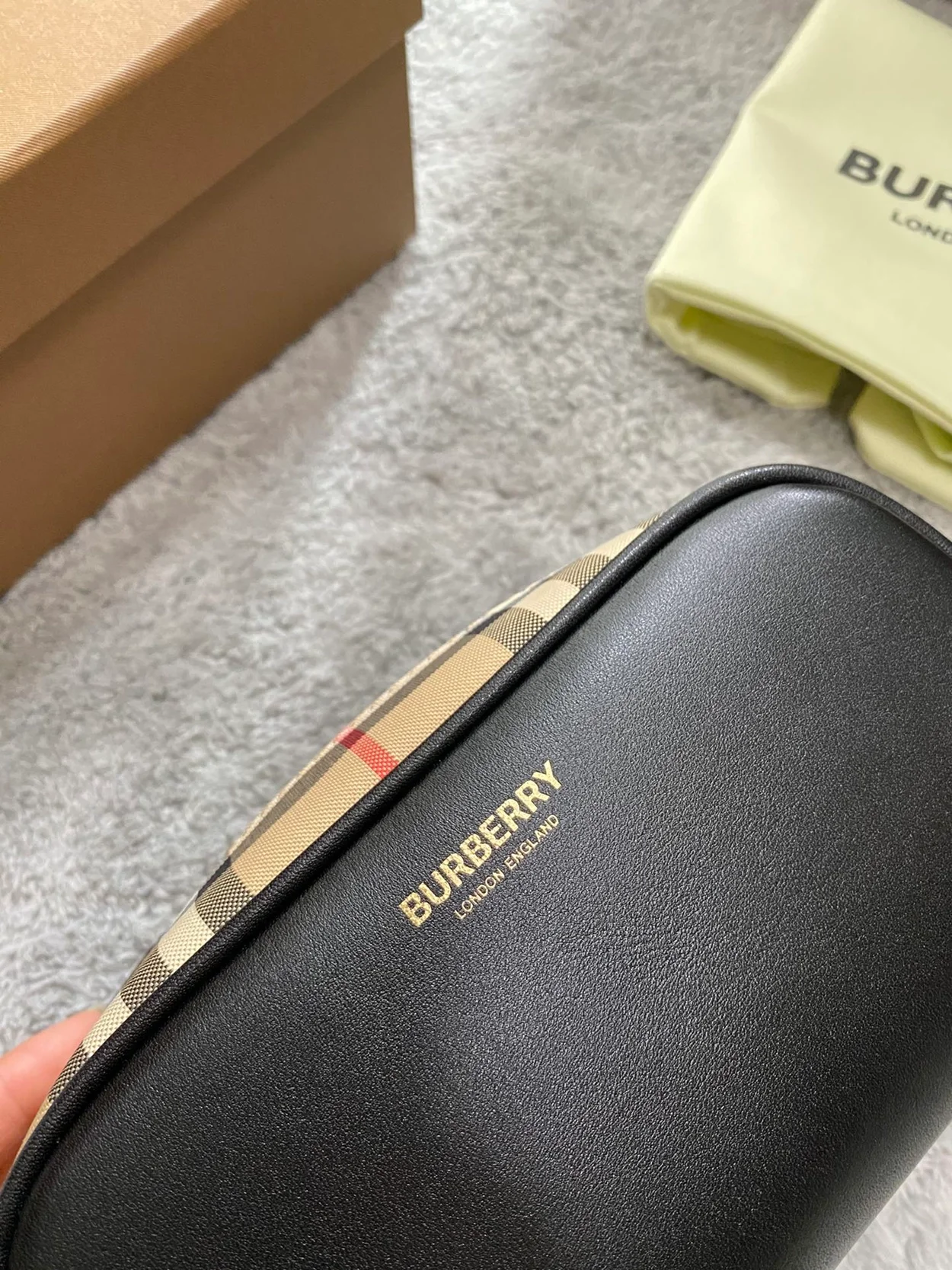 버버리 빈티지 체크 큐브 크로스백