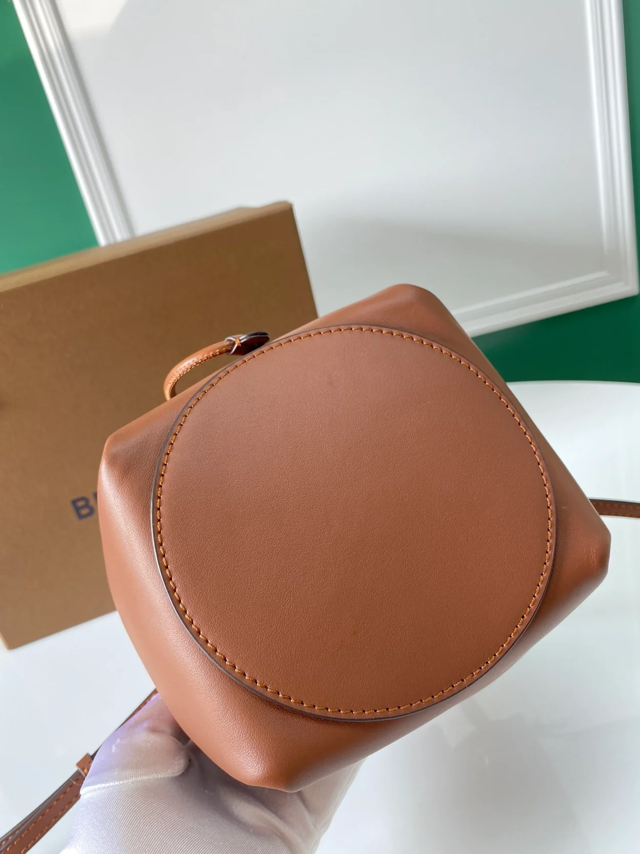 버버리 모노그램 버킷 포니