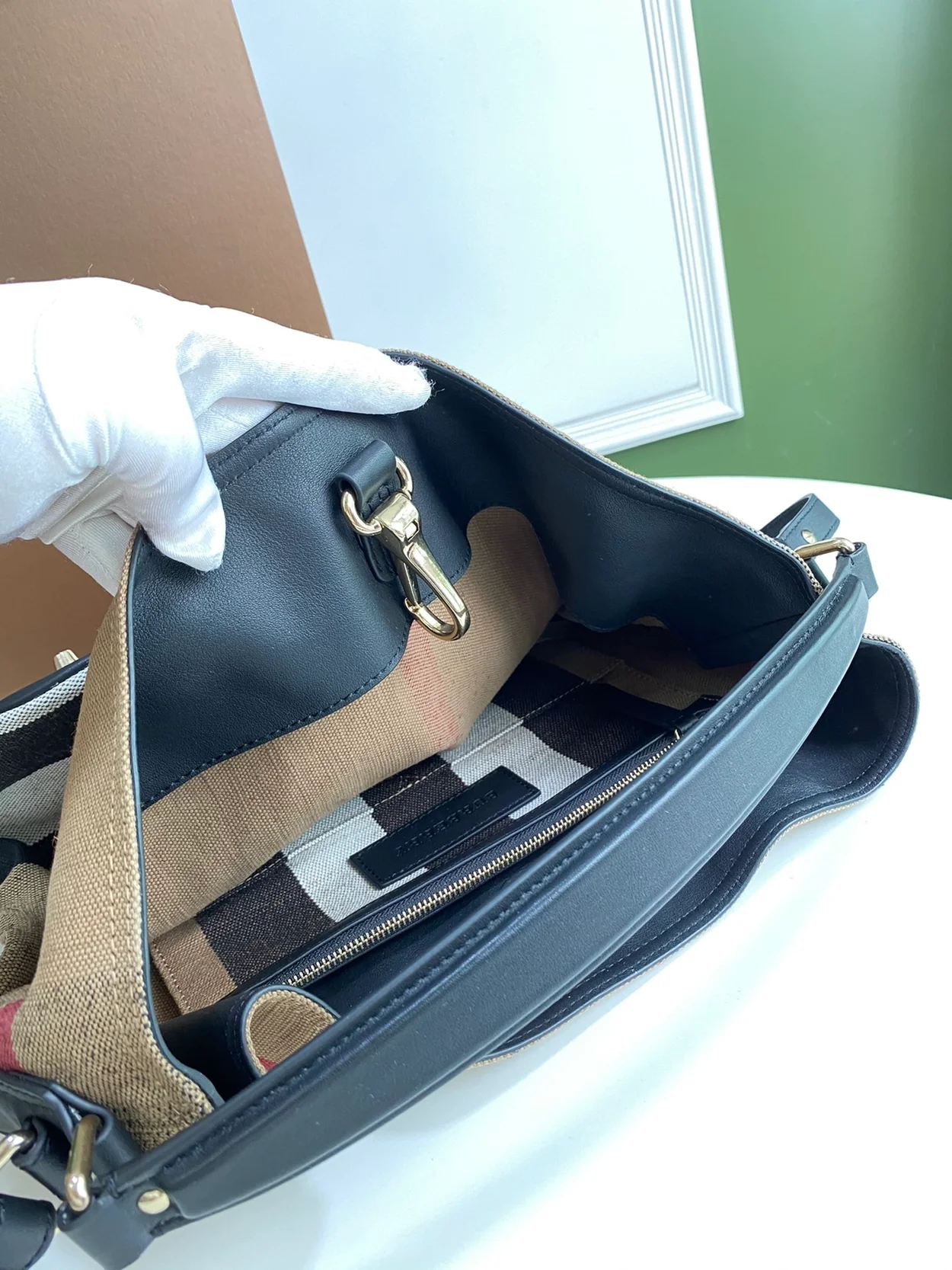 버버리 애쉬비 호보백 미디엄