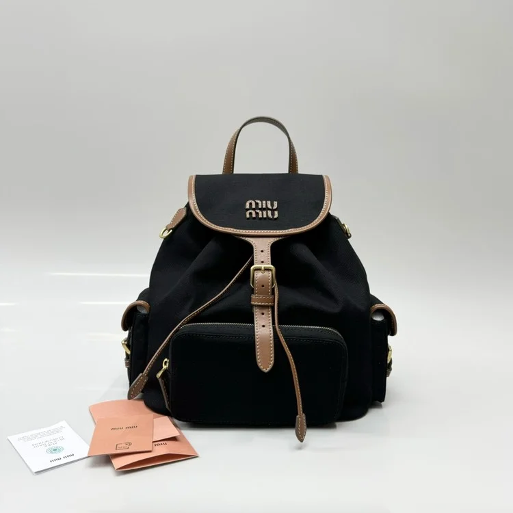 미우미우 백팩 블랙