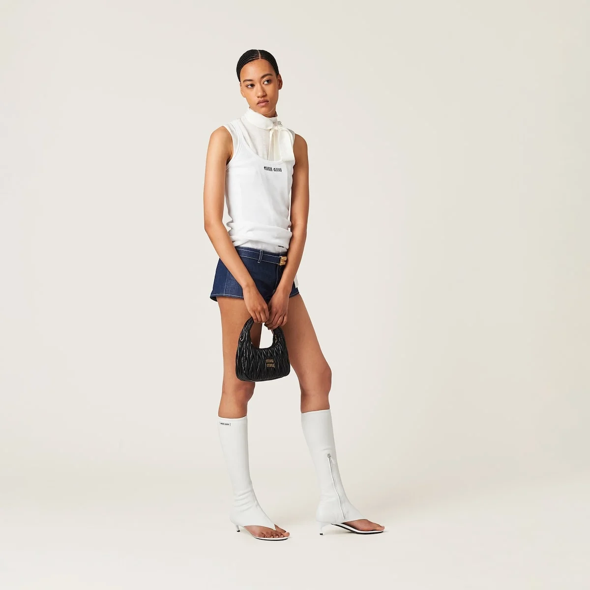 미우미우 스몰 완더 마테라쎄 나파 가죽 호보백 블랙