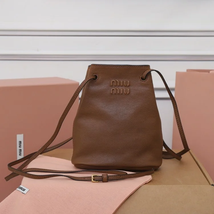 미우미우 크로스백 나파 미니 백 5NF460