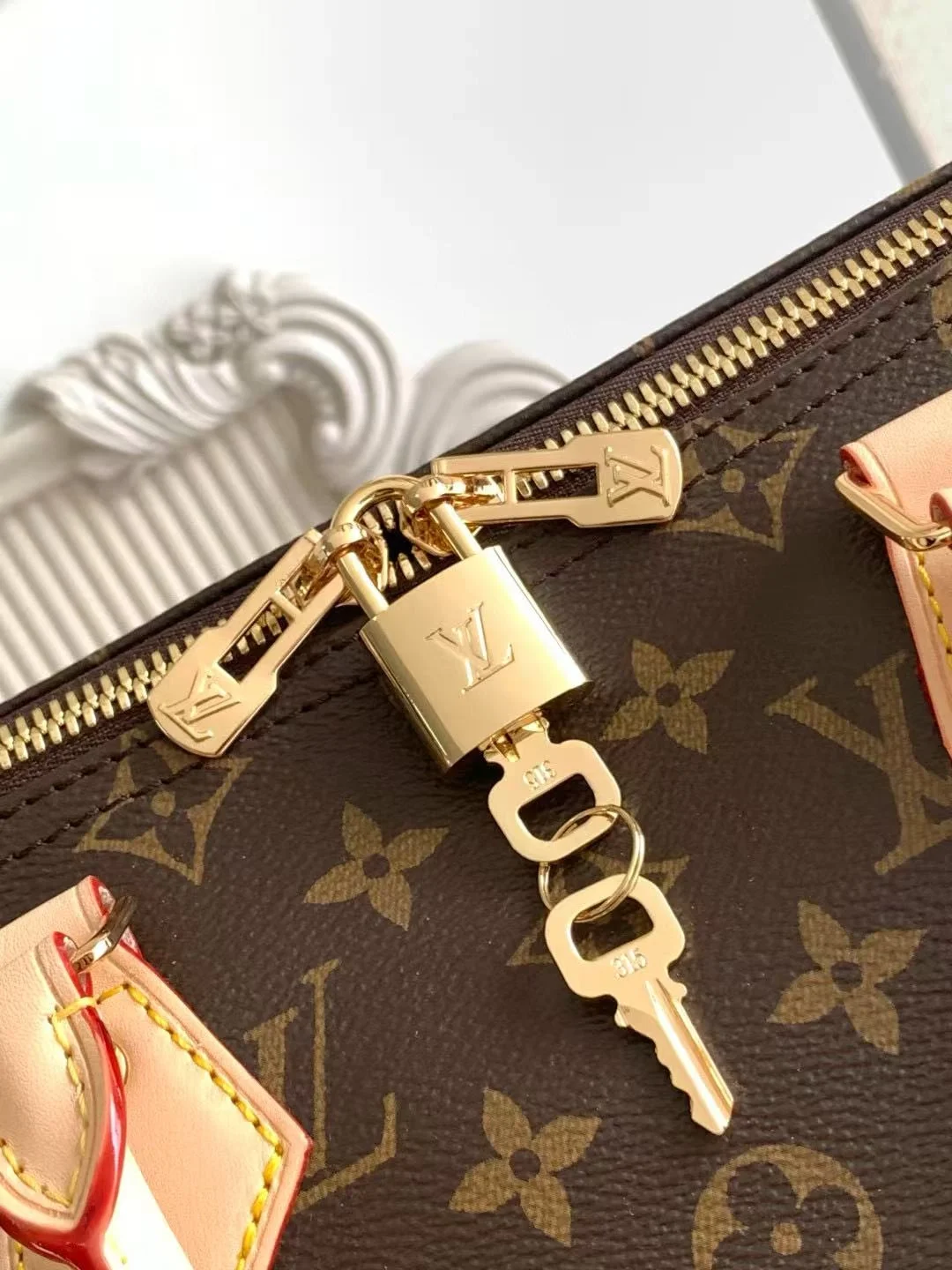 루이비통 스피디 반둘리에 30 M46980